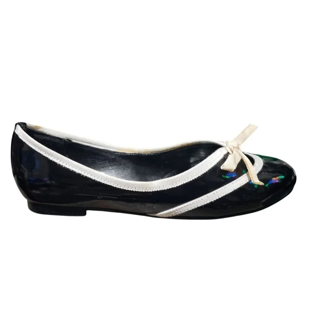 Liliana Black & White Patent Vegan Leather Ballet Flats Bow Embellished 6.5